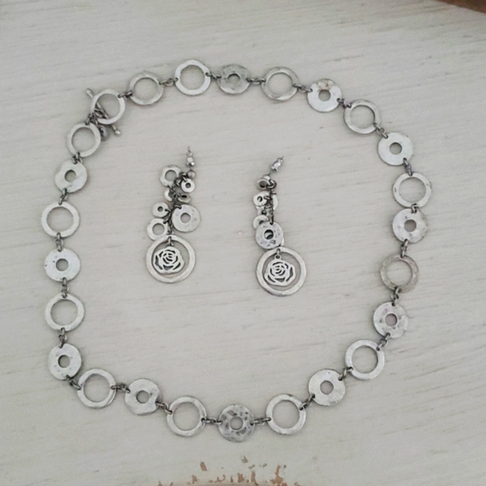 Necklace and earrings set